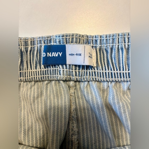 Youth Old Navy High-Rise Blue and White Striped Shorts - Picture 3 of 6